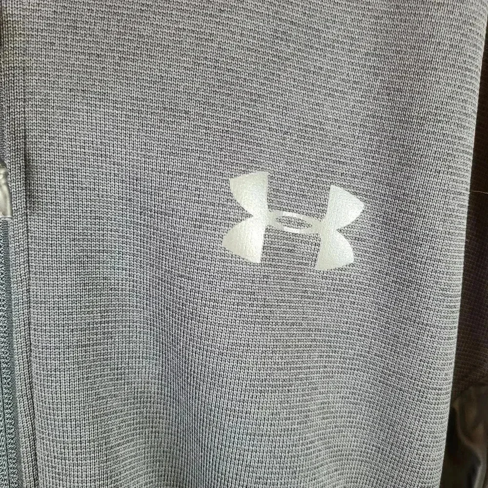 UNDER Armour men's black knit zippered jacket with hood